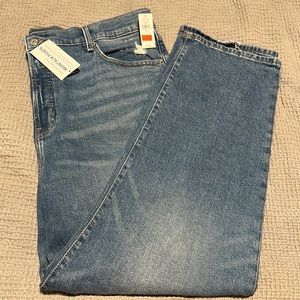 Old Navy Jeans Size 18 Boyfriend Leg Lightly Distressed NWT